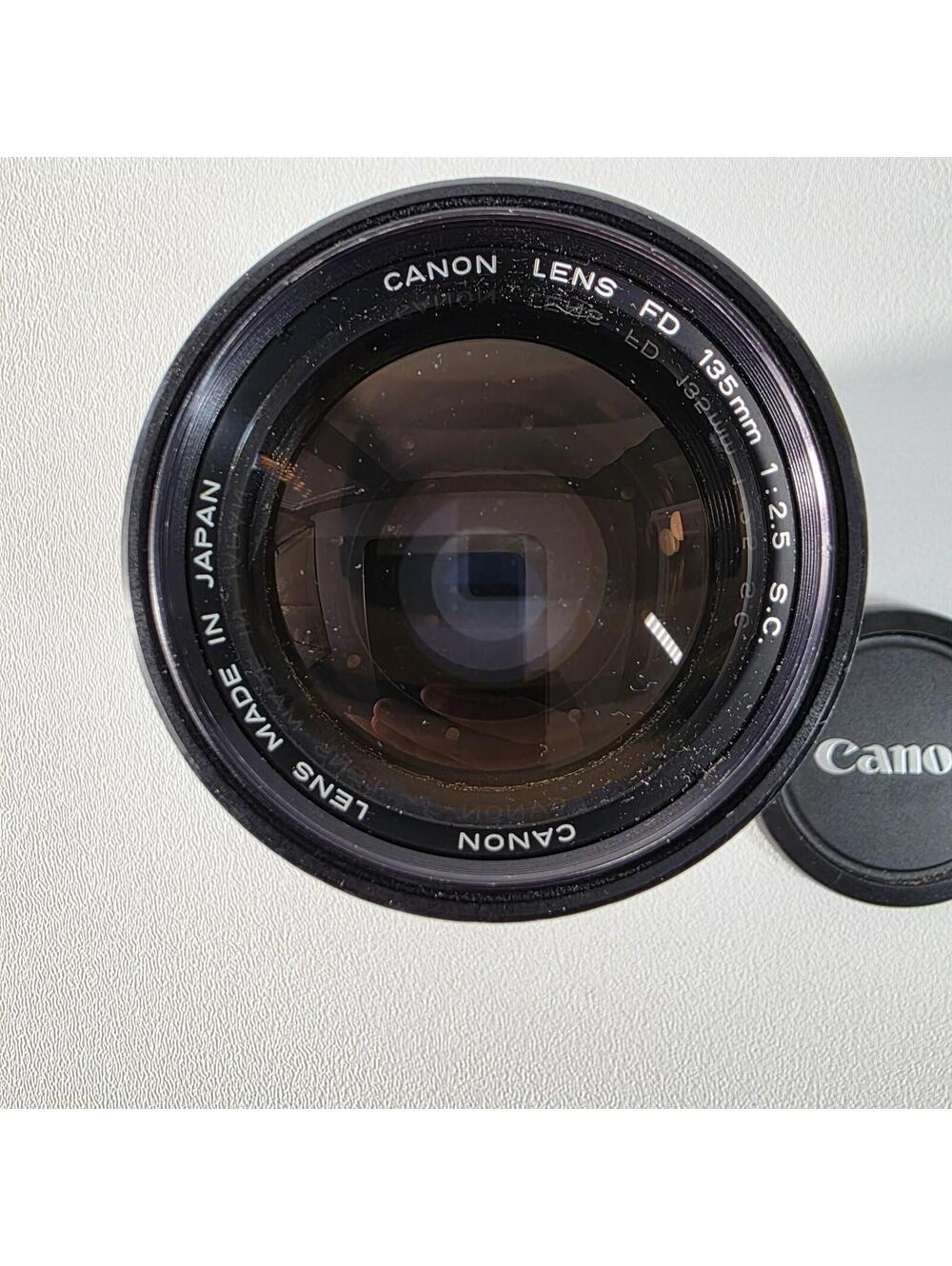 Canon FD 135mm 1:2.5 S.C. Manual Focus Lens FD Mount Both Caps
